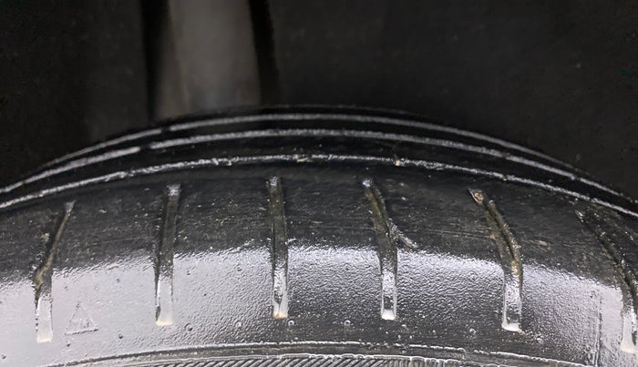 2020 Toyota Glanza G, Petrol, Manual, 50,209 km, Right Rear Tyre Tread