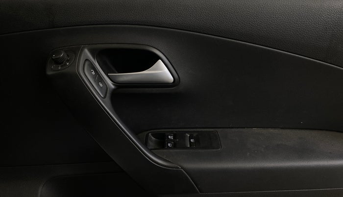 2018 Volkswagen Polo COMFORTLINE 1.0L MPI, Petrol, Manual, 60,082 km, Driver Side Door Panels Control