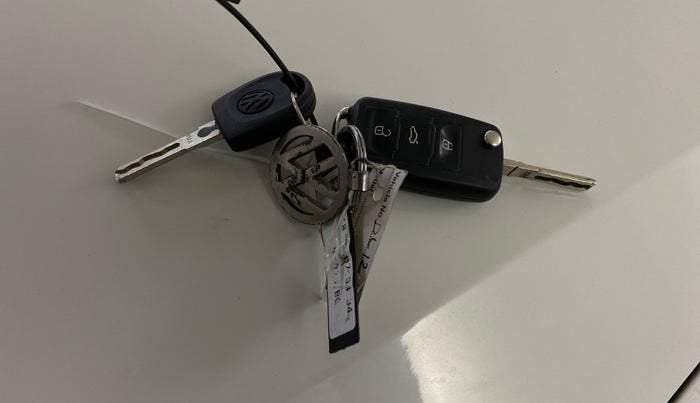 2018 Volkswagen Polo COMFORTLINE 1.0L MPI, Petrol, Manual, 60,082 km, Key Close Up