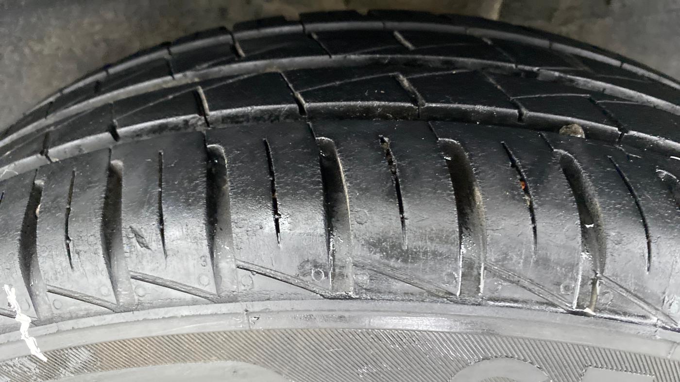 2019 Renault Kwid 1.0 CLIMBER OPT AMT, Petrol, Automatic, 19,907 km, Left Rear Tyre Tread