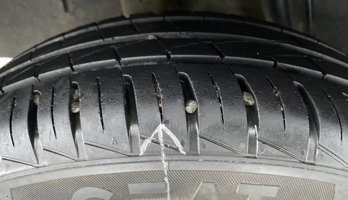 2019 Renault Kwid 1.0 CLIMBER OPT AMT, Petrol, Automatic, 19,907 km, Right Rear Tyre Tread