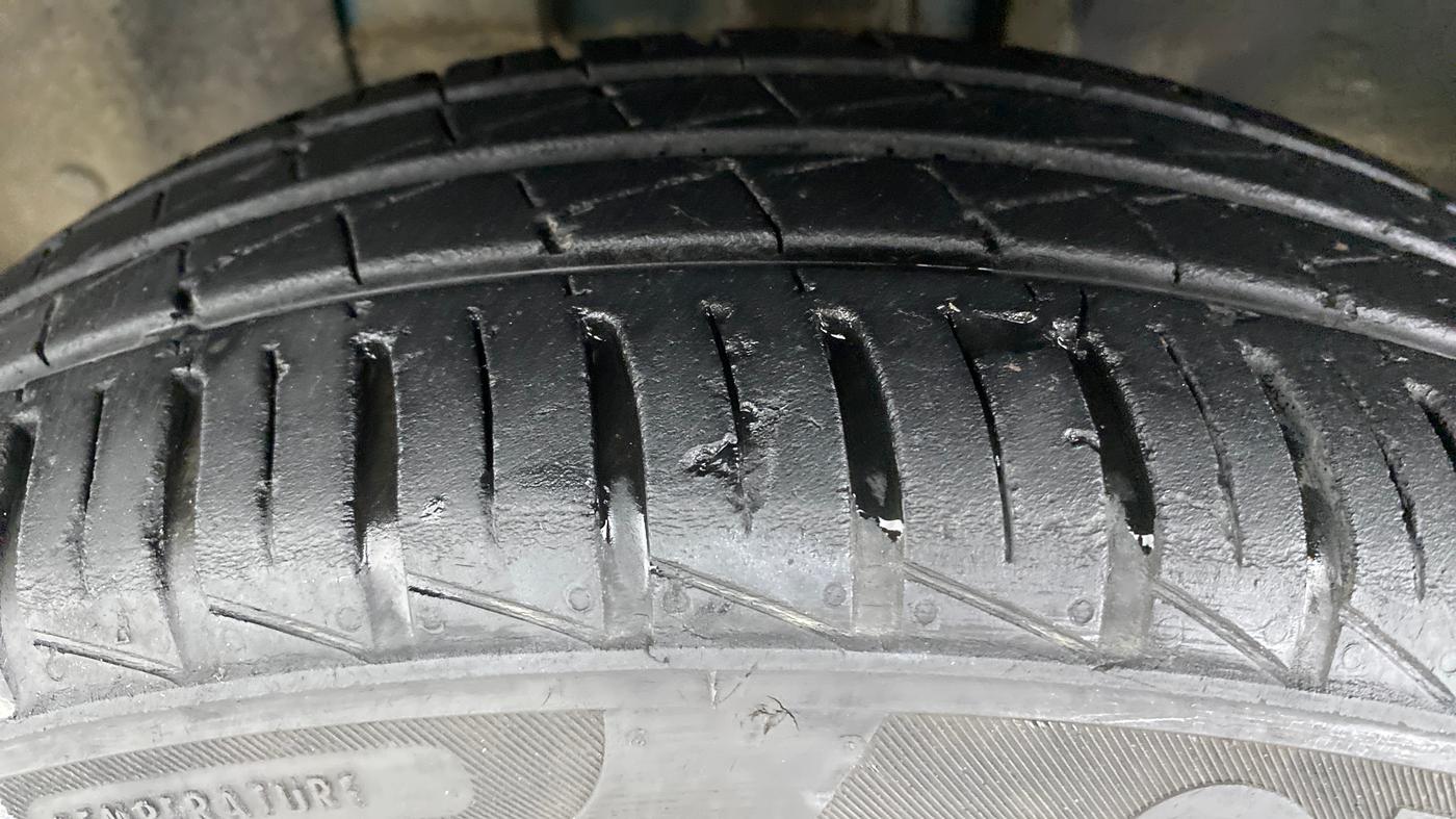 2019 Renault Kwid 1.0 CLIMBER OPT AMT, Petrol, Automatic, 19,907 km, Left Front Tyre Tread