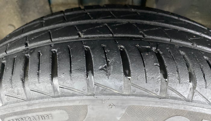 2019 Renault Kwid 1.0 CLIMBER OPT AMT, Petrol, Automatic, 19,907 km, Left Front Tyre Tread