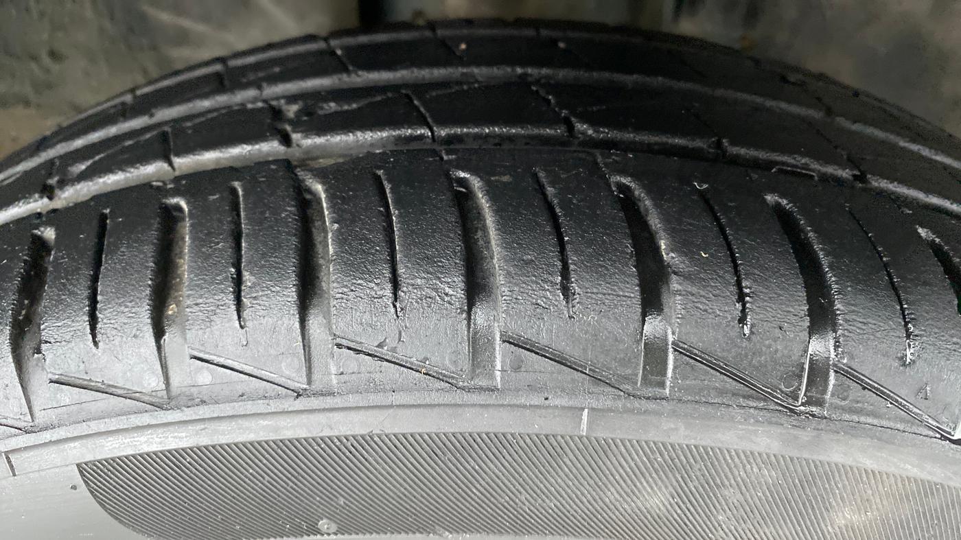 2019 Renault Kwid 1.0 CLIMBER OPT AMT, Petrol, Automatic, 19,907 km, Right Front Tyre Tread