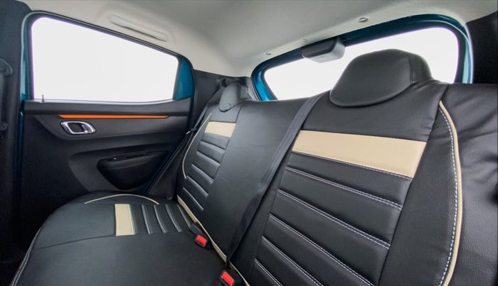 2019 Renault Kwid 1.0 CLIMBER OPT AMT, Petrol, Automatic, 19,907 km, Right Side Rear Door Cabin