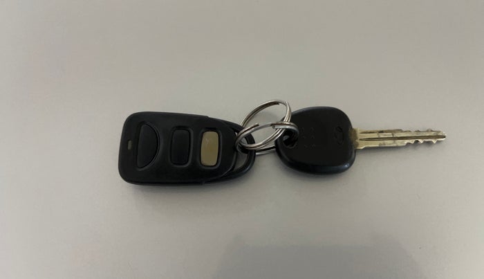 2017 Hyundai Eon ERA +, Petrol, Manual, 66,968 km, Key Close Up