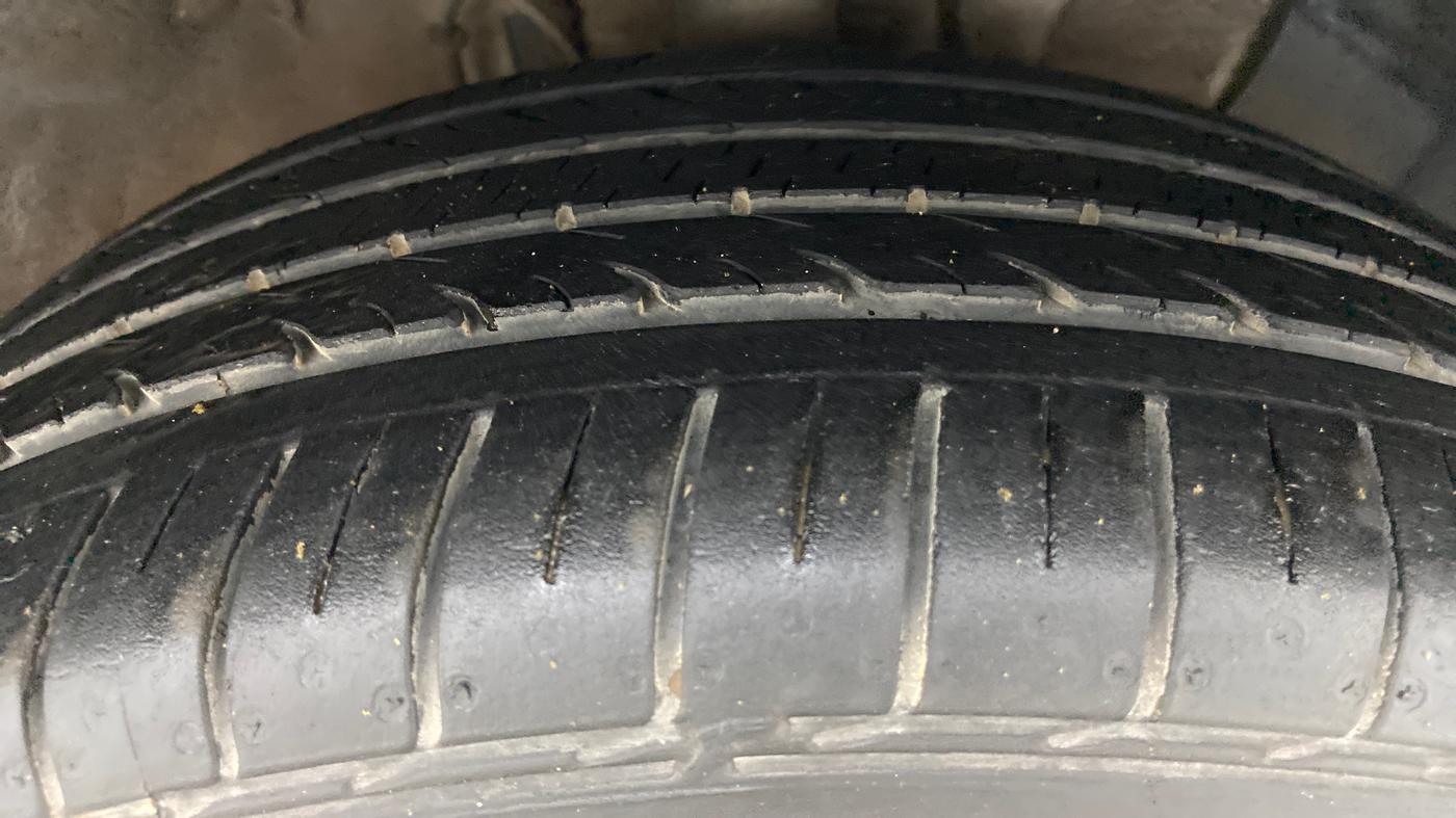 2017 Hyundai Elite i20 ASTA 1.2 (O), Petrol, Manual, 46,737 km, Right Front Tyre Tread