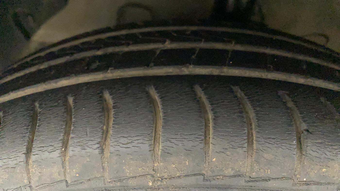 2019 Hyundai NEW SANTRO SPORTZ CNG, CNG, Manual, 37,502 km, Left Front Tyre Tread
