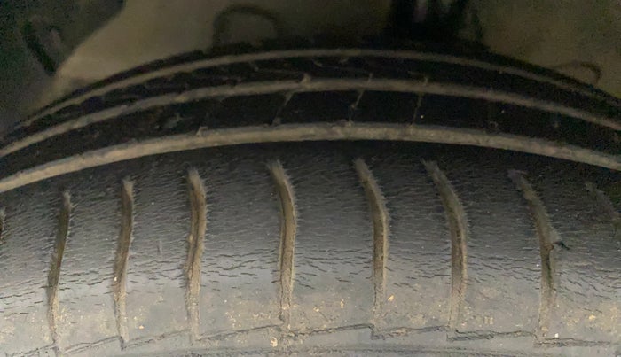 2019 Hyundai NEW SANTRO SPORTZ CNG, CNG, Manual, 37,502 km, Left Front Tyre Tread