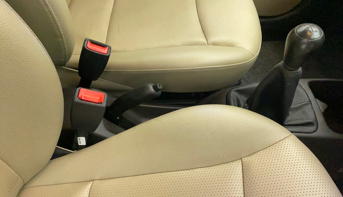 2018 Hyundai Eon ERA +, Petrol, Manual, 38,232 km, Gear Lever
