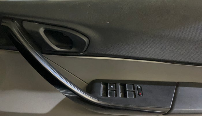 2018 Tata Tiago XT PETROL, Petrol, Manual, 71,696 km, Driver Side Door Panels Control