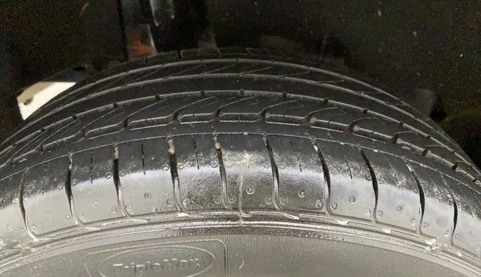2018 Maruti Baleno DELTA DIESEL 1.3, Diesel, Manual, 42,622 km, Right Rear Tyre Tread