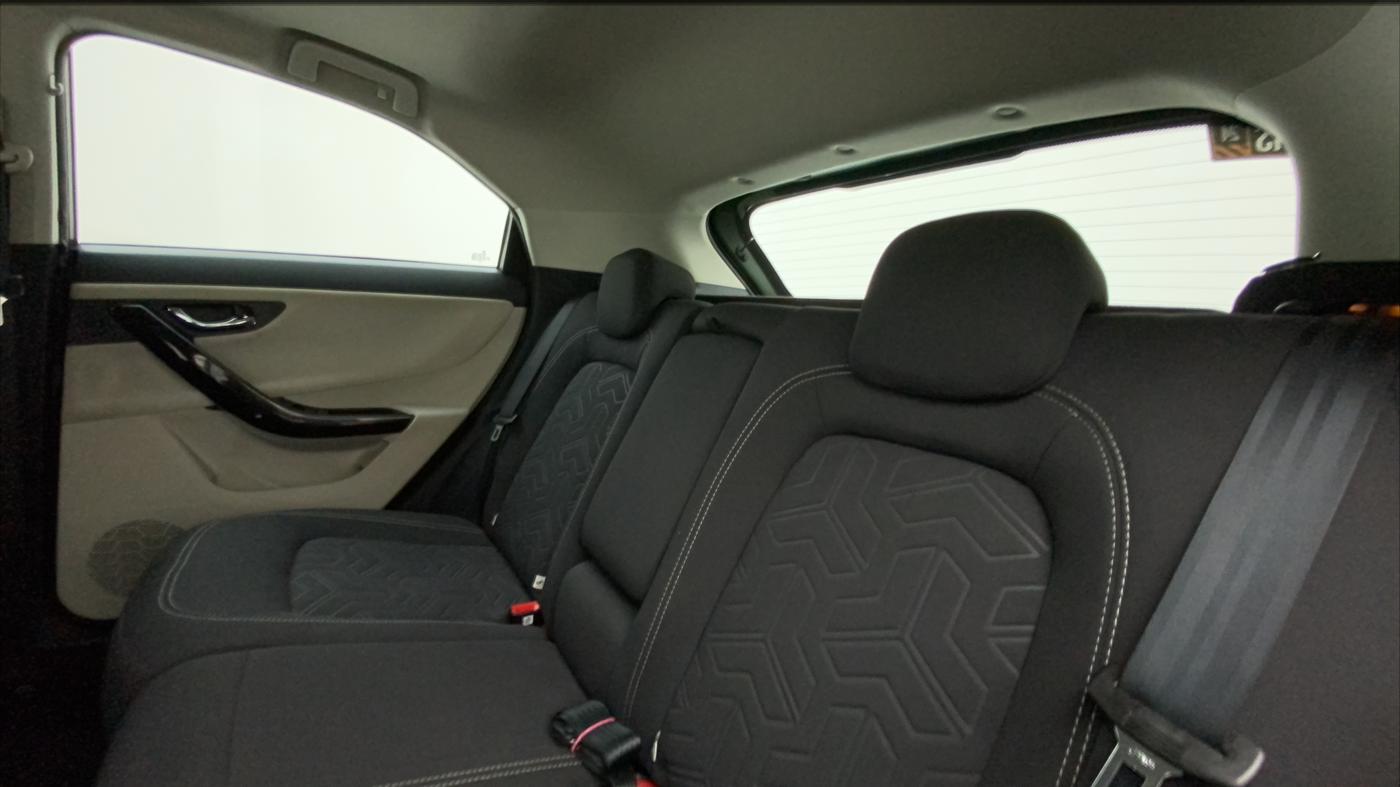 2022 Tata NEXON XZA PLUS (O) DIESEL DUAL TONE, Diesel, Automatic, 24,980 km, Right Side Rear Door Cabin