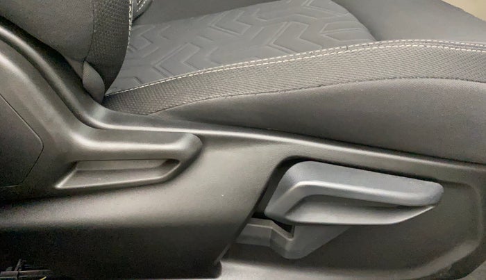 2022 Tata NEXON XZA PLUS (O) DIESEL DUAL TONE, Diesel, Automatic, 24,980 km, Driver Side Adjustment Panel
