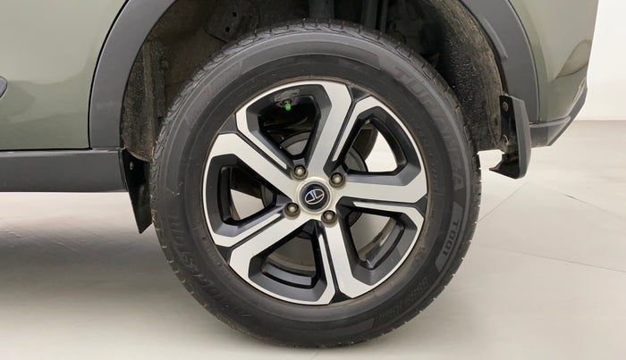 2022 Tata NEXON XZA PLUS (O) DIESEL DUAL TONE, Diesel, Automatic, 24,980 km, Left Rear Wheel