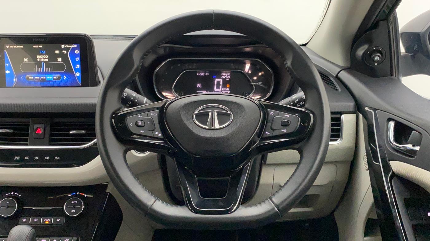 2022 Tata NEXON XZA PLUS (O) DIESEL DUAL TONE, Diesel, Automatic, 24,980 km, Steering Wheel Close Up