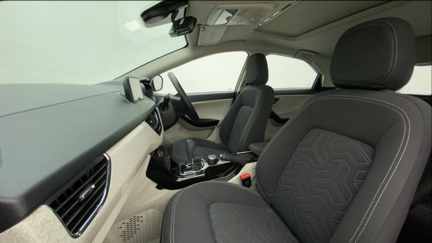 2022 Tata NEXON XZA PLUS (O) DIESEL DUAL TONE, Diesel, Automatic, 24,980 km, Right Side Front Door Cabin