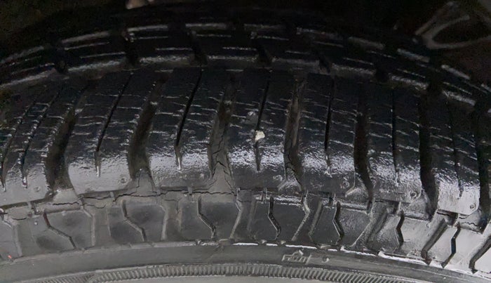 2013 Hyundai Santro Xing GL PLUS, Petrol, Manual, 5,151 km, Right Rear Tyre Tread