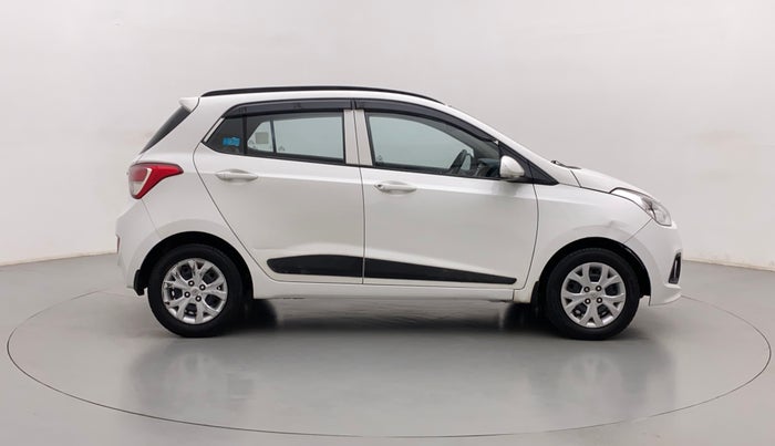 2015 Hyundai Grand i10 SPORTZ 1.2 KAPPA VTVT, Petrol, Manual, 67,331 km, Right Side View