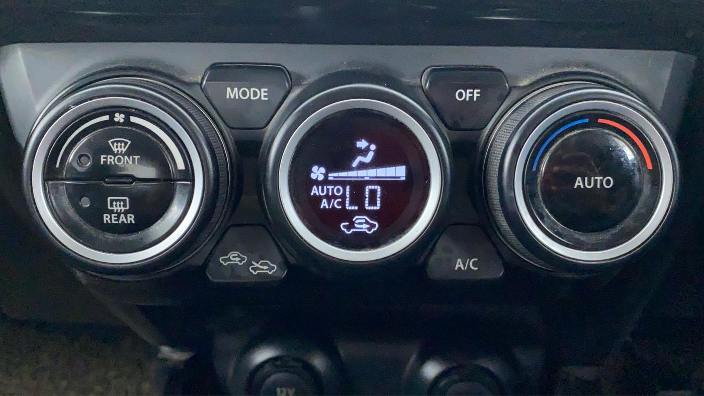2018 Maruti Swift ZXI+, CNG, Manual, 50,188 km, Automatic Climate Control