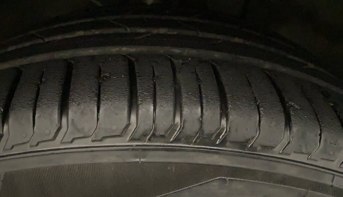 2019 Hyundai VENUE SX 1.0 TURBO, Petrol, Manual, 10,889 km, Left Rear Tyre Tread