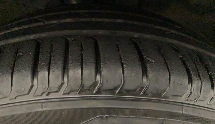 2019 Hyundai VENUE SX 1.0 TURBO, Petrol, Manual, 10,889 km, Right Front Tyre Tread
