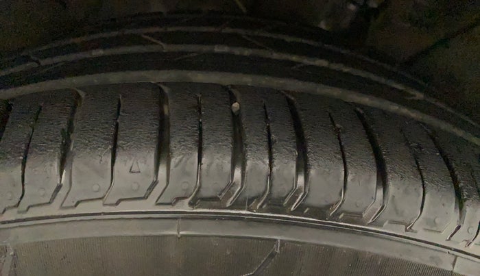 2019 Hyundai VENUE SX 1.0 TURBO, Petrol, Manual, 10,889 km, Right Rear Tyre Tread