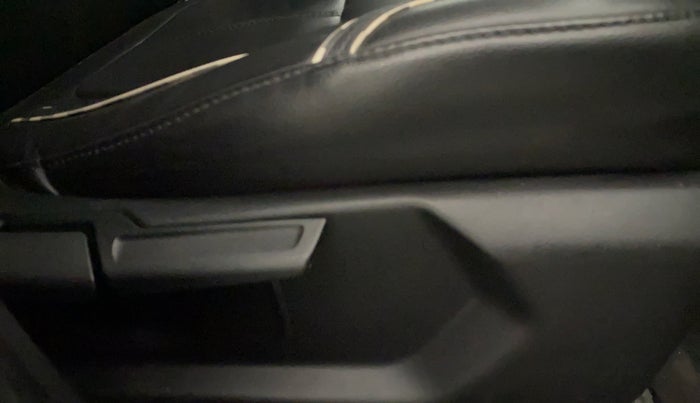 2019 Hyundai VENUE SX 1.0 TURBO, Petrol, Manual, 10,889 km, Driver Side Adjustment Panel