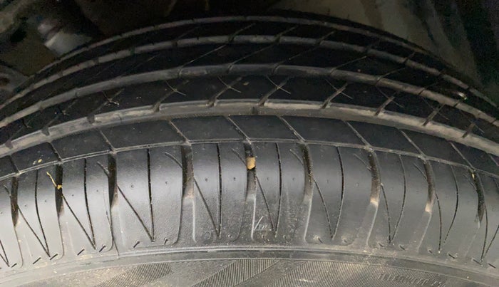 2018 Maruti Vitara Brezza ZDI, Diesel, Manual, 58,869 km, Right Front Tyre Tread