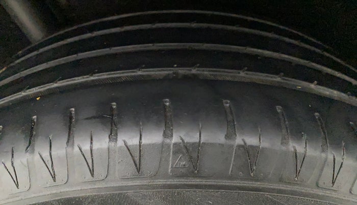 2018 Maruti Vitara Brezza ZDI, Diesel, Manual, 58,869 km, Right Rear Tyre Tread
