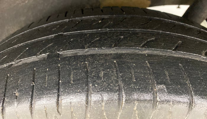 2016 Maruti Wagon R 1.0 VXI, Petrol, Manual, 66,122 km, Left Rear Tyre Tread