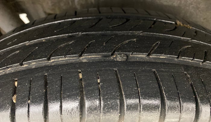 2016 Maruti Wagon R 1.0 VXI, Petrol, Manual, 66,122 km, Right Rear Tyre Tread
