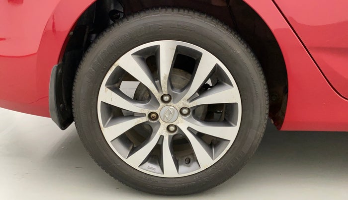 2017 Hyundai Verna 1.6 VTVT SX AT, Petrol, Automatic, 15,842 km, Right Rear Wheel