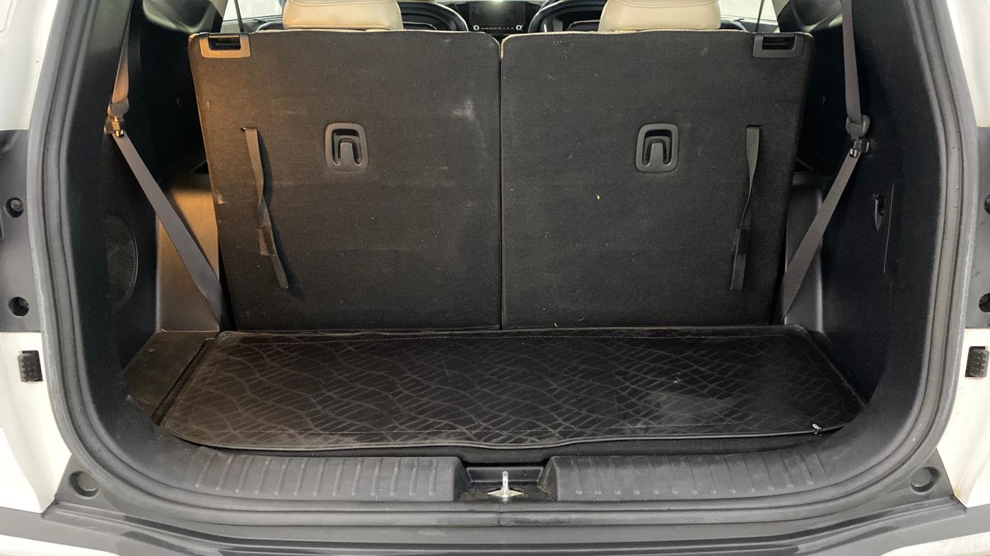2022 KIA CARENS LUXURY PLUS 1.4 PETROL 6 STR, Petrol, Manual, 74,755 km, Boot Inside