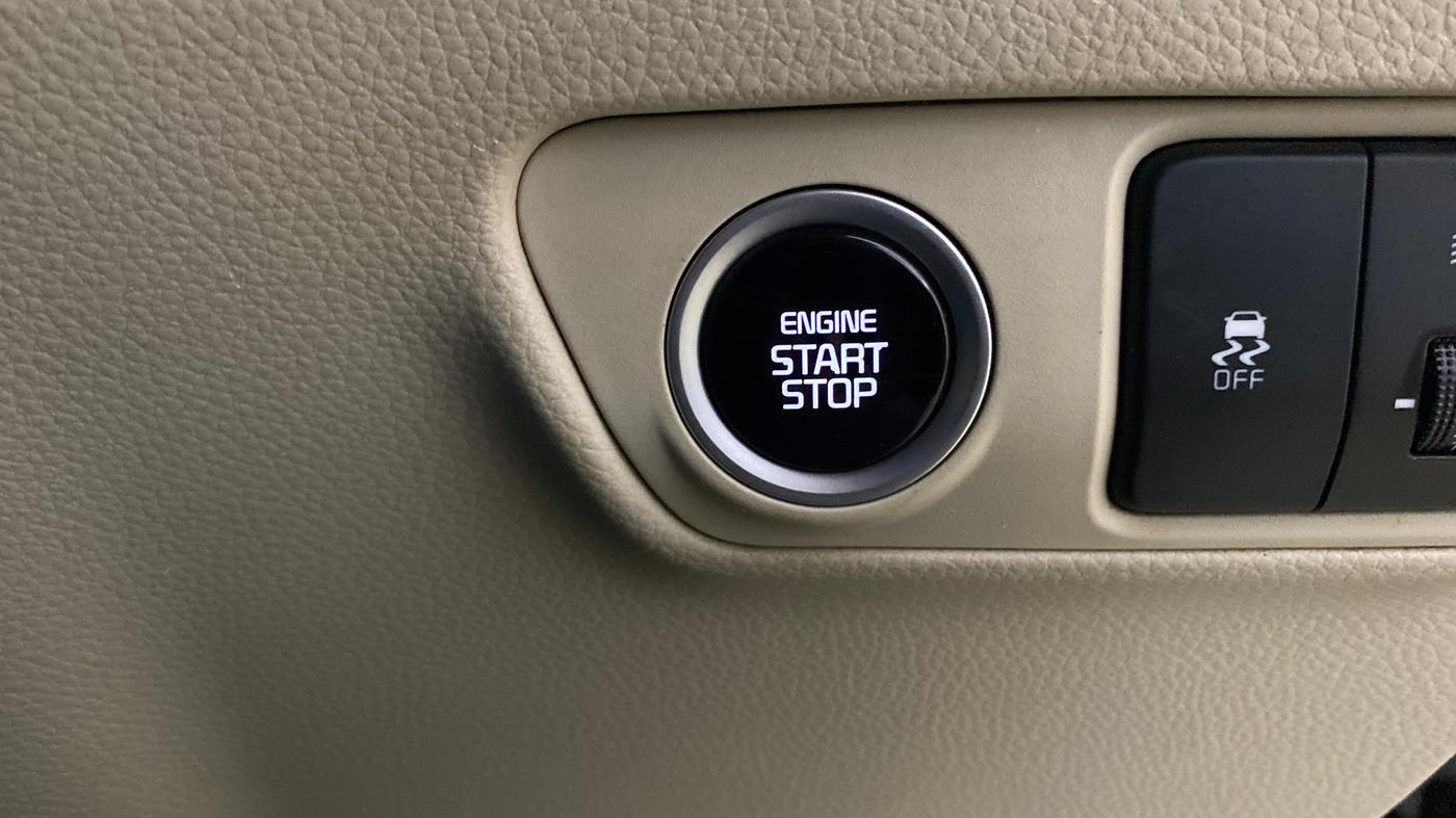 2022 KIA CARENS LUXURY PLUS 1.4 PETROL 6 STR, Petrol, Manual, 74,755 km, Keyless Start/ Stop Button