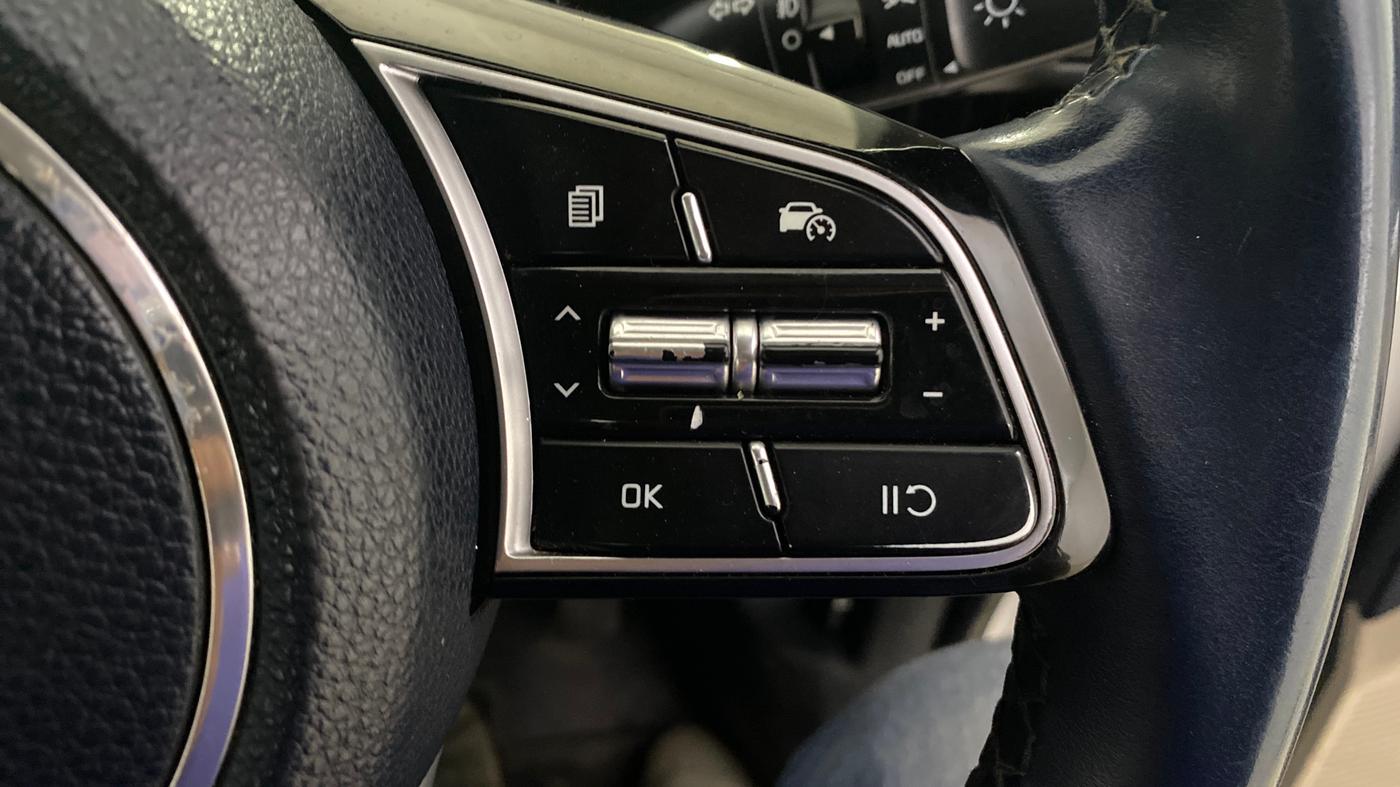 2022 KIA CARENS LUXURY PLUS 1.4 PETROL 6 STR, Petrol, Manual, 74,755 km, Adaptive Cruise Control