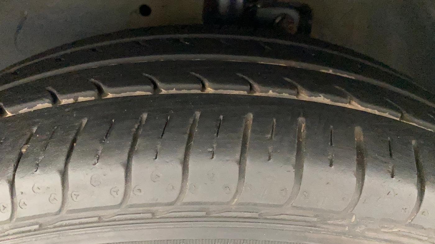 2018 Maruti Celerio ZXI AMT (O), Petrol, Automatic, 80,597 km, Left Front Tyre Tread