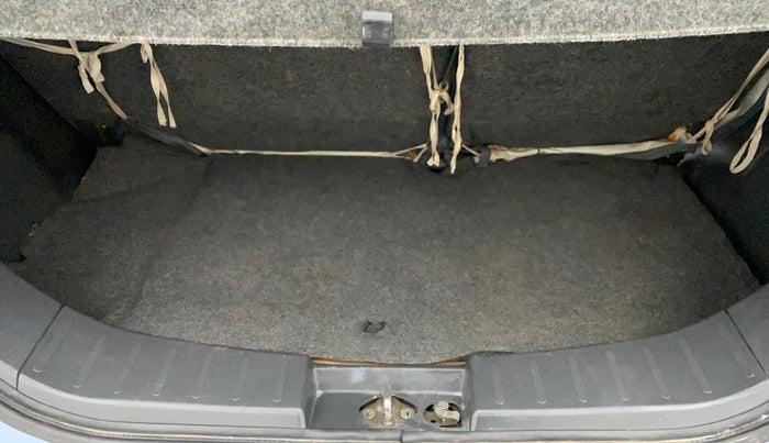 2011 Maruti Wagon R 1.0 VXI, Petrol, Manual, 60,953 km, Boot Inside