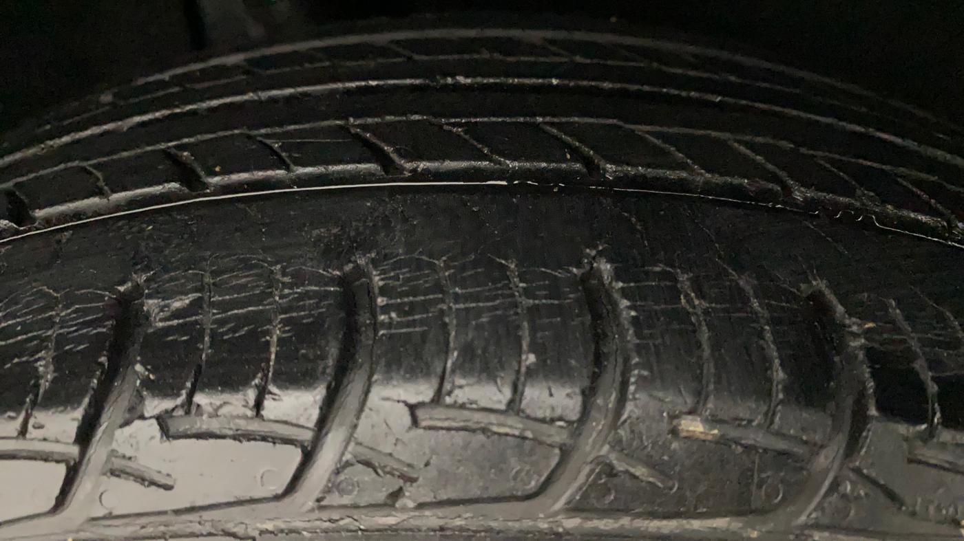 2017 Maruti Baleno DELTA PETROL 1.2, Petrol, Manual, 46,535 km, Right Rear Tyre Tread
