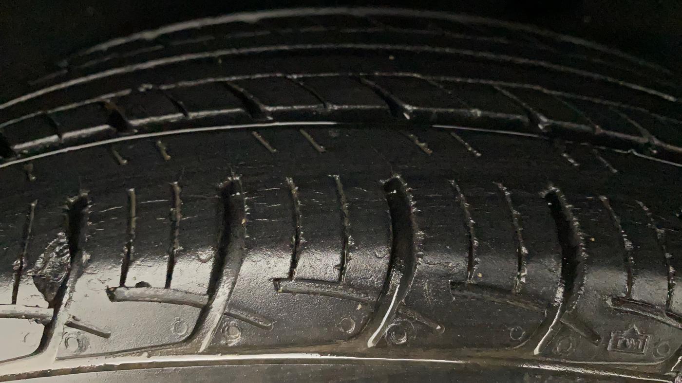 2017 Maruti Baleno DELTA PETROL 1.2, Petrol, Manual, 46,535 km, Left Rear Tyre Tread