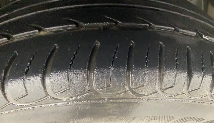 2017 Ford Ecosport TITANIUM 1.5L PETROL AT, Petrol, Automatic, 66,433 km, Right Front Tyre Tread