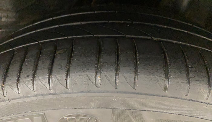 2018 Honda BR-V 1.5L I- DTEC VX, Diesel, Manual, 1,09,755 km, Left Rear Tyre Tread