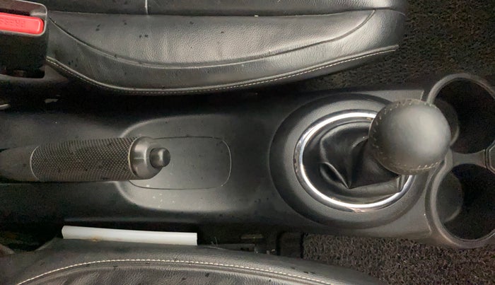 2018 Honda BR-V 1.5L I- DTEC VX, Diesel, Manual, 1,09,755 km, Gear Lever