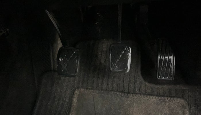 2016 Maruti Baleno DELTA PETROL 1.2, Petrol, Manual, 1,01,471 km, Pedals