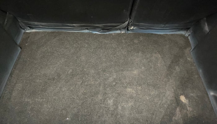 2016 Maruti Baleno DELTA PETROL 1.2, Petrol, Manual, 1,01,471 km, Boot Inside