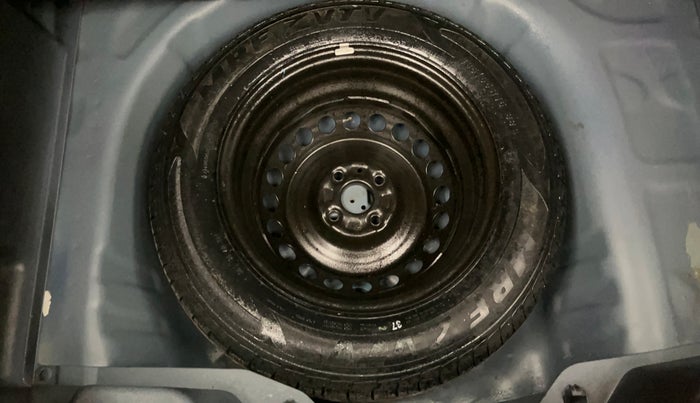 2016 Maruti Baleno DELTA PETROL 1.2, Petrol, Manual, 1,01,471 km, Spare Tyre