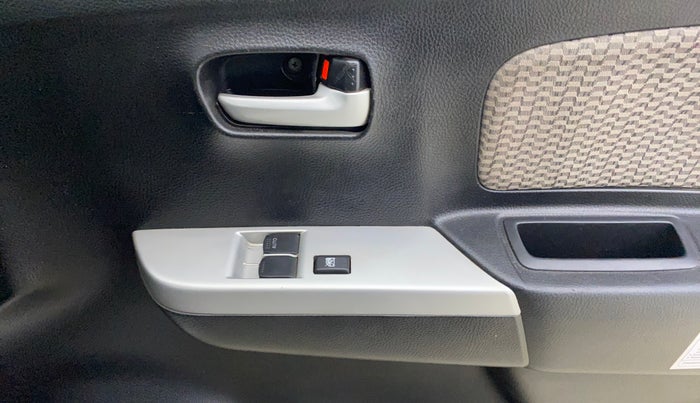 2016 Maruti Wagon R 1.0 LXI CNG, CNG, Manual, 45,686 km, Driver Side Door Panels Control