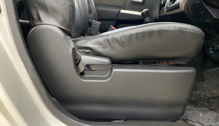 2016 Maruti Wagon R 1.0 LXI CNG, CNG, Manual, 45,686 km, Driver Side Adjustment Panel