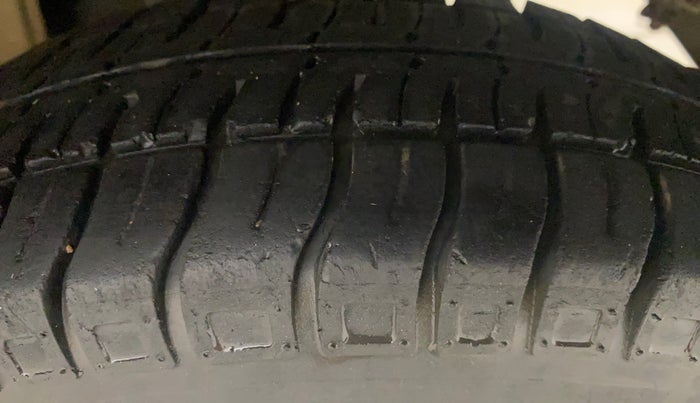 2018 Maruti Alto 800 LXI, Petrol, Manual, 52,429 km, Left Rear Tyre Tread