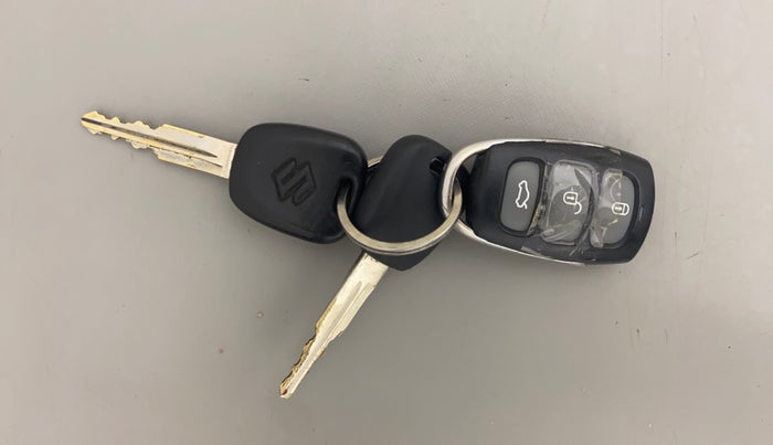 2018 Maruti Alto 800 LXI, Petrol, Manual, 52,429 km, Key Close Up